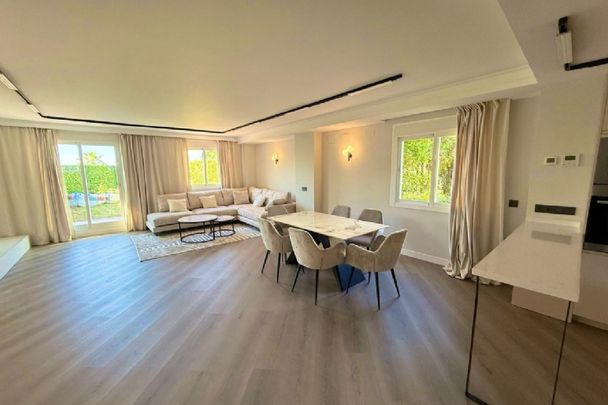 3 Bedroom Townhouse For Rent in El Paraiso, Málaga - Photo 1