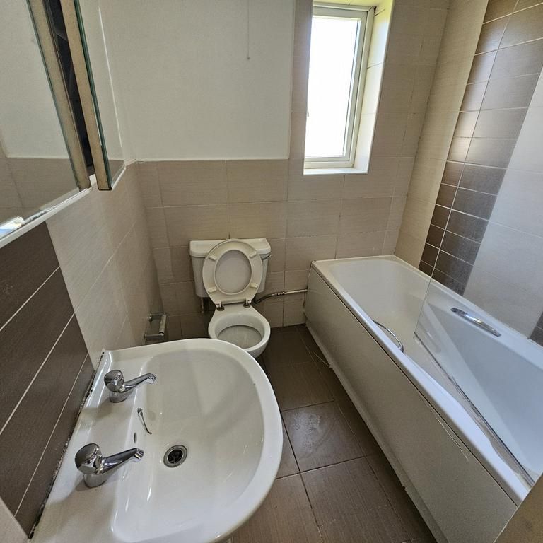 2 bedroom house to rent - Photo 1