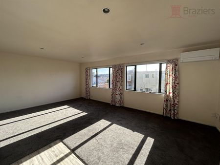 10 Burdale Street, Riccarton - Photo 2
