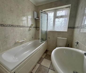 3 bedroom bungalow to rent - Photo 3