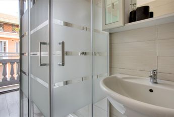 Wonderful single room with private balcony in Milan, few steps away from a Bocconi, IULM and NABA