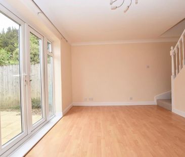 2 bedroom end of terrace house to rent - Photo 2