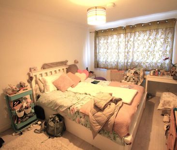 4 bedroom detached house to rent - Photo 3