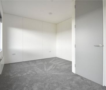 Well presented 4 bedroom semi-detached house situated within the gr... - Photo 4