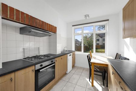 4 bedroom semi-detached house to rent - Photo 5