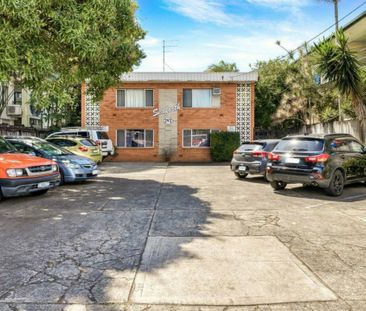 CITY LIVING - Photo 3