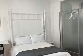 Calle de Jesús y María, Madrid, Community of Madrid 28012