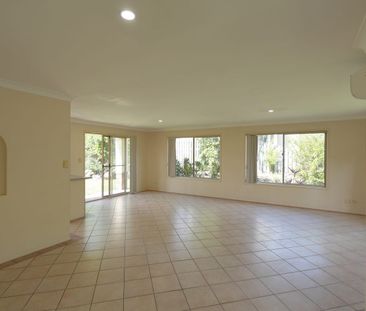 Perfect Family Home - GREAT LOCATION! - Photo 3