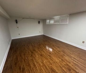 For Lease - 16 Bridgenorth Crescent, Toronto, Ontario - Photo 1