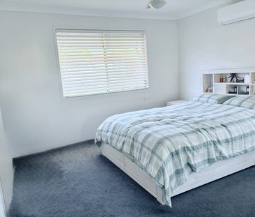 74 Universal Street, Pacific Pines - Photo 5