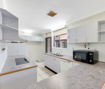 Spacious Living Meets Everyday Convenience - Photo 2