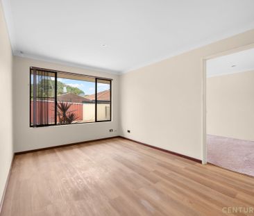 Large Entertaining Family Home&comma; with Pool&excl; - Photo 4