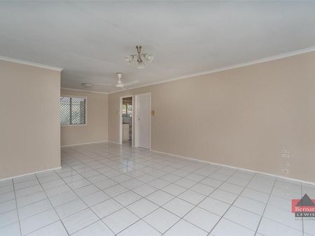 2 Maroochy Crescent, Beenleigh QLD 4207 - House For Rent | Domain - Photo 3