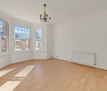 2 Bed Flat, Elmhurst St, SW4 - Photo 3