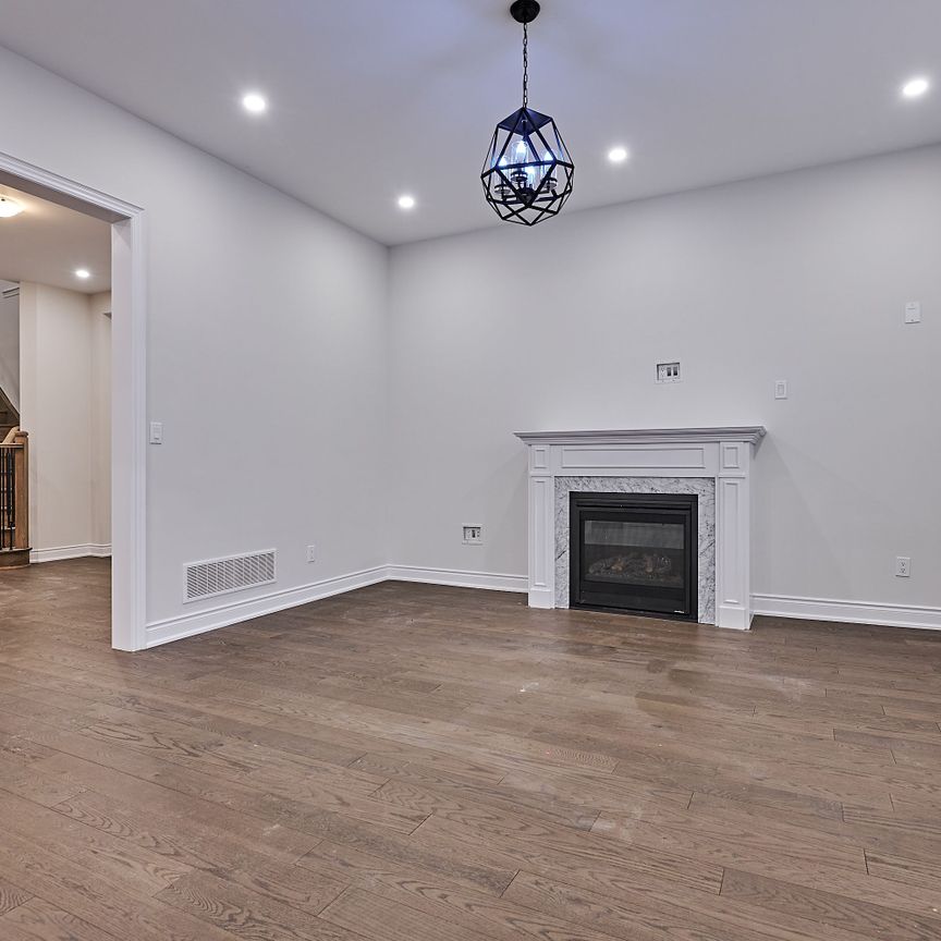For Lease - 292 Windfield Farm Drive, Oshawa, Ontario - Photo 1