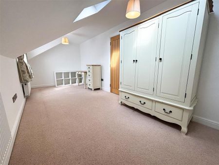 5 bedroom semi-detached house to rent - Photo 4