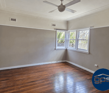 Spacious Family Home in the Heart of Merrylands - Photo 2