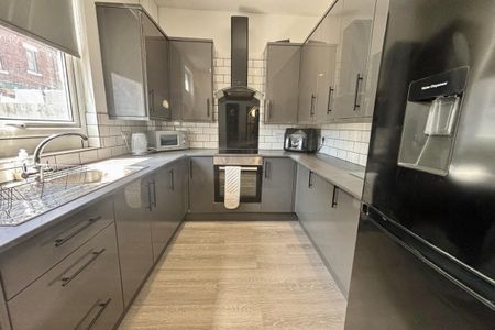 Dawlish Road - Photo 3