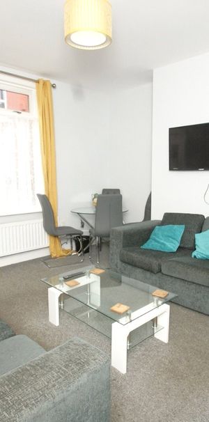 3 bedroom terraced house to rent - Photo 1