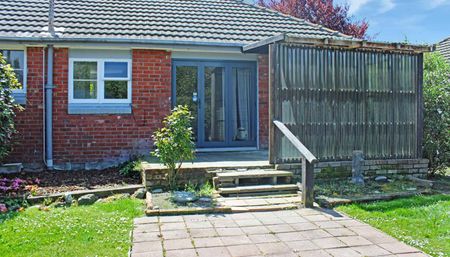 Renovated Three Bedroom Home - Photo 4