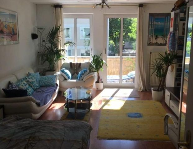 Schöne helle 1,5 Zimmer Wohnung im Zentrum von Neuhausen - Photo 1