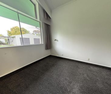 Waikanae - 3 Bedrooms - Photo 2