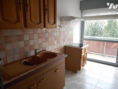 COUTANCES, dans résidence avec ascenseur, appartement deux pièces, idéal pour personne âgée - Photo 2