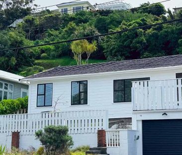 2-3 bedroom house. Close to shops and bus. - Photo 3