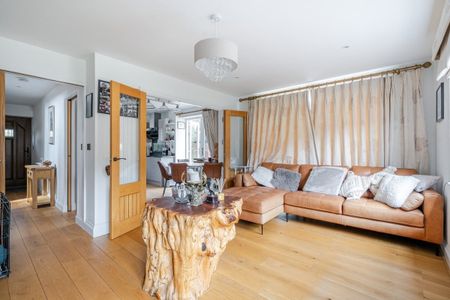 3 bedroom detached house to rent - Photo 2