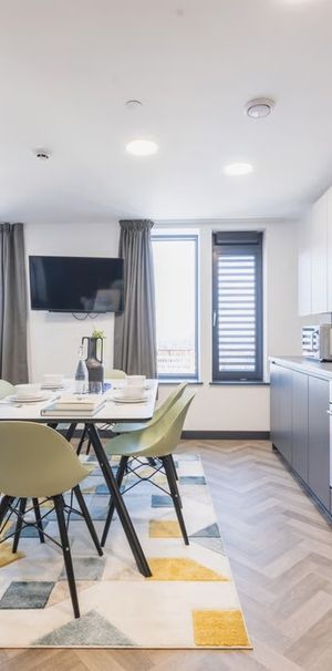 Room in a Shared Flat, Onyx, B4 - Photo 1