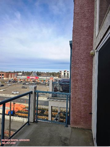 GREAT 2 BED, 2 BATH CONDO IN DOWNTOWN EDMONTON (OLIVER) W/ 2 HEATED UNDERGROUND PARKING STALLS - Photo 4