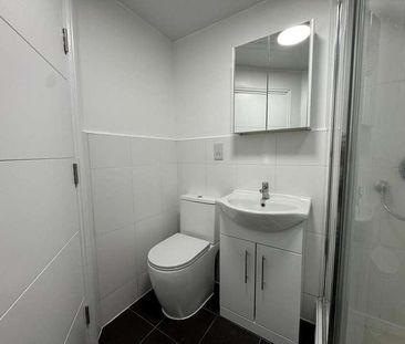 Greenford Road, Greenford, UB6 - Photo 1