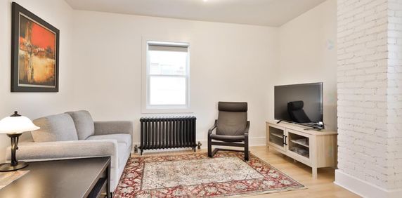 Grand appartement de 3 chambres à coucher entièrement meublé et équipé - Photo 2