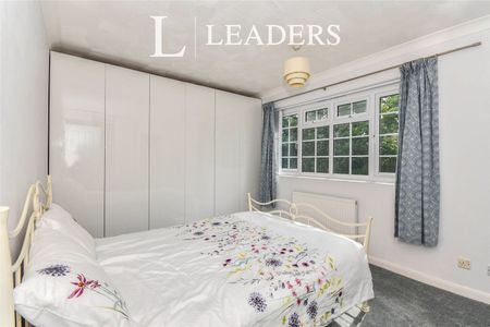 3 bedroom house to rent St Ives Gardens, Bournemouth, BH2 - Photo 5