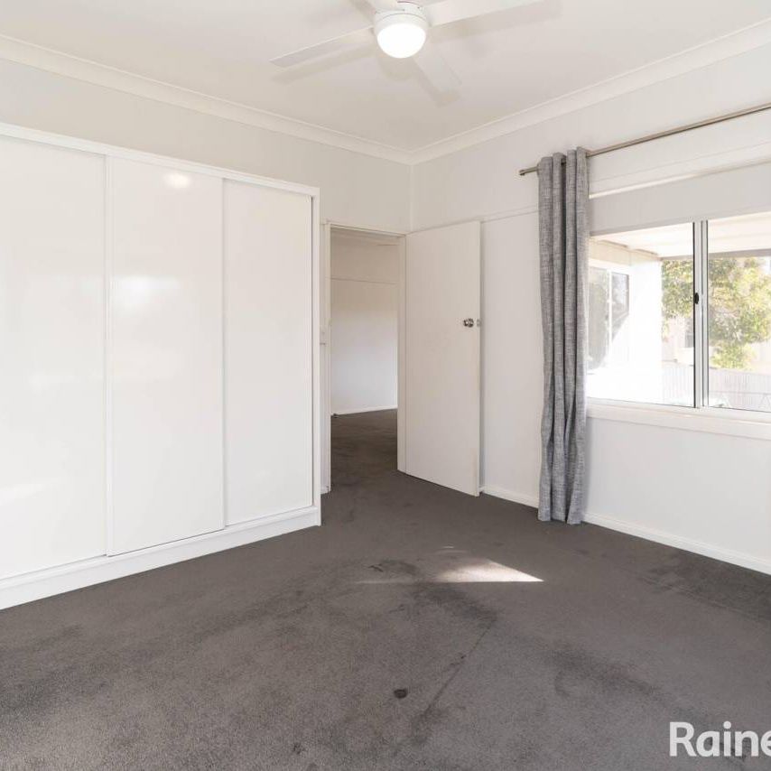 COSY HOME IN MOUNT AUSTIN - Photo 1