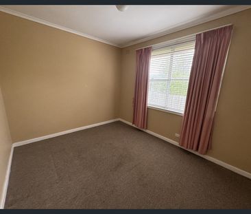 Charming three-bedroom home available for lease. - Photo 1