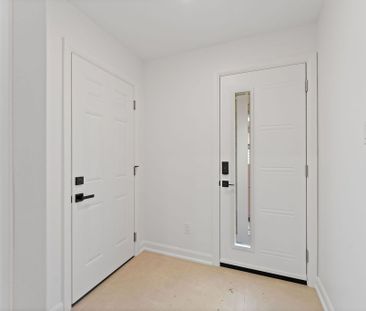 For Lease - 96 Fieldrow Street Unit# A, Meadowlands - Crestview and... - Photo 2