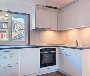 Located in the heart of the picturesque village of Epesses, this ch... - Photo 5