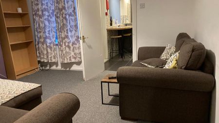 5 bedroom terraced house to rent - Photo 2