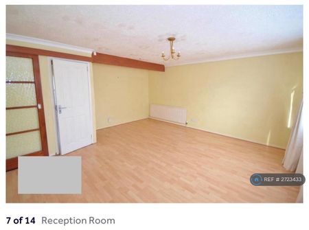 3 bedroom maisonette to rent - Photo 2