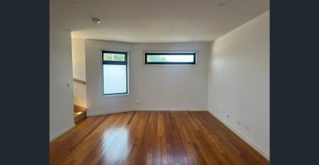 Modern Comfort Meets Urban Convenience in the Heart of Footscray - Photo 2