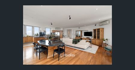 Furnished Penthouse - Photo 3