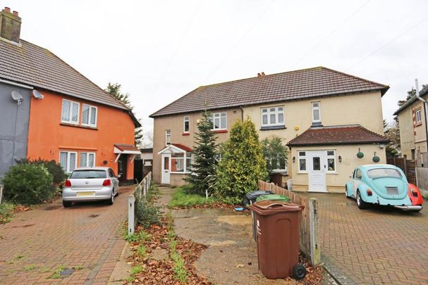 4 bedroom semi-detached house to rent - Photo 1