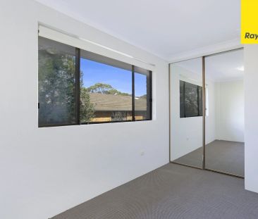 Quiet Townhouse in Prime Location - Photo 3