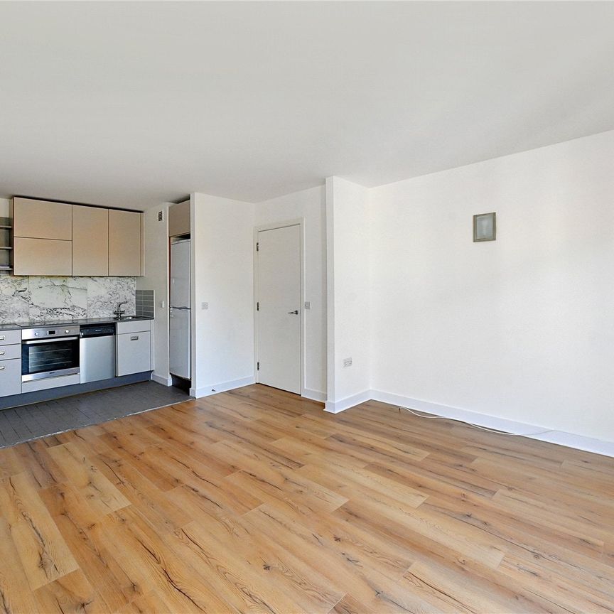 Deals Gateway, London, SE13 flat to rent - Photo 1