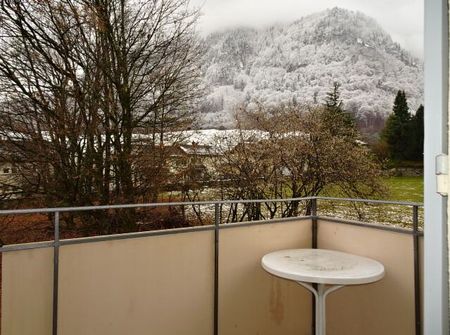 Luxurious 3-room apartment with balcony in Glarus - Foto 4