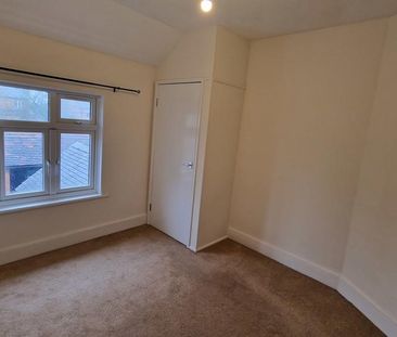 3 bedroom semi-detached house to rent - Photo 6