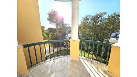 Cascais. T2. Condomínio privado. Piscina, jardins e estacionamento - Foto 5