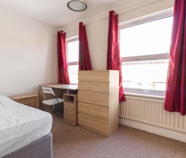 5 bedroom terraced house to rent - Photo 1