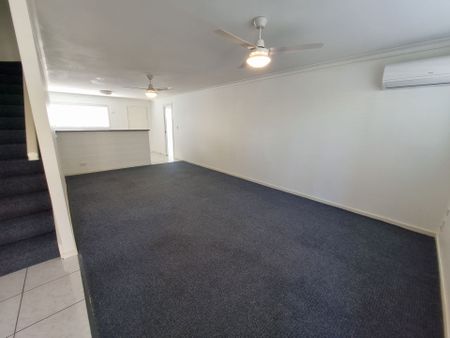 For Rent - Tidy and Spacious Two Bedroom Unit&period; - Photo 4